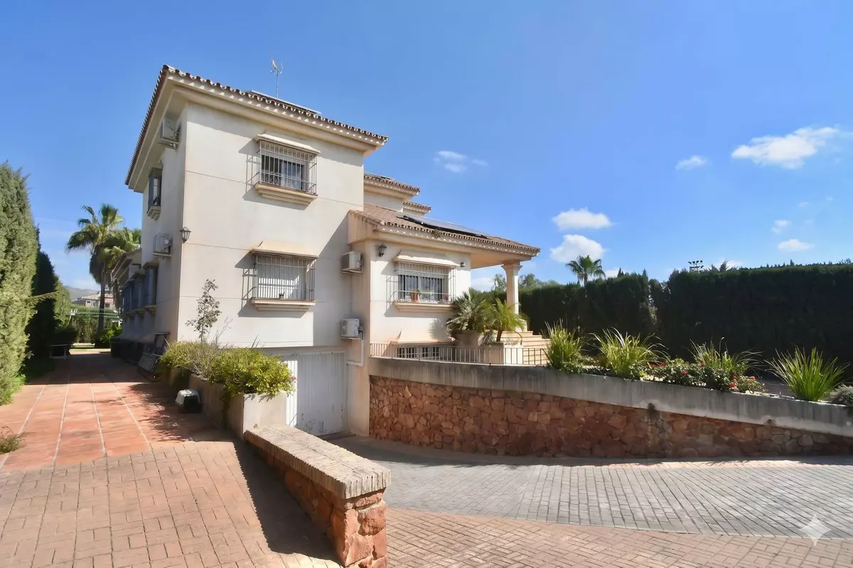 6-bedroom Villa In Cártama, Spain (590 M²)