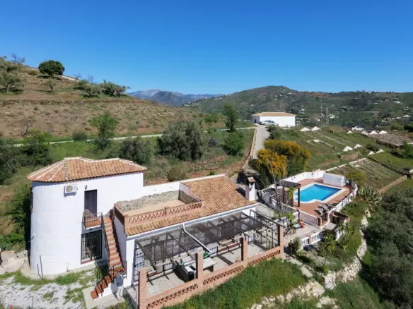 4-bedroom Villa In Cómpeta, Spain (175 M²)