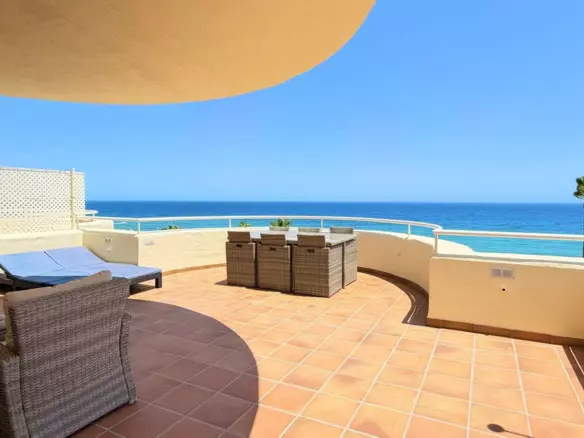 3-bedroom Apartment In Estepona, Spain (157 M²)