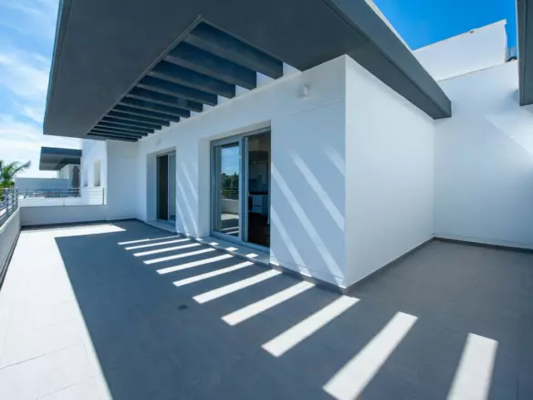 2-bedroom Apartment In Estepona, Spain (81 M²)