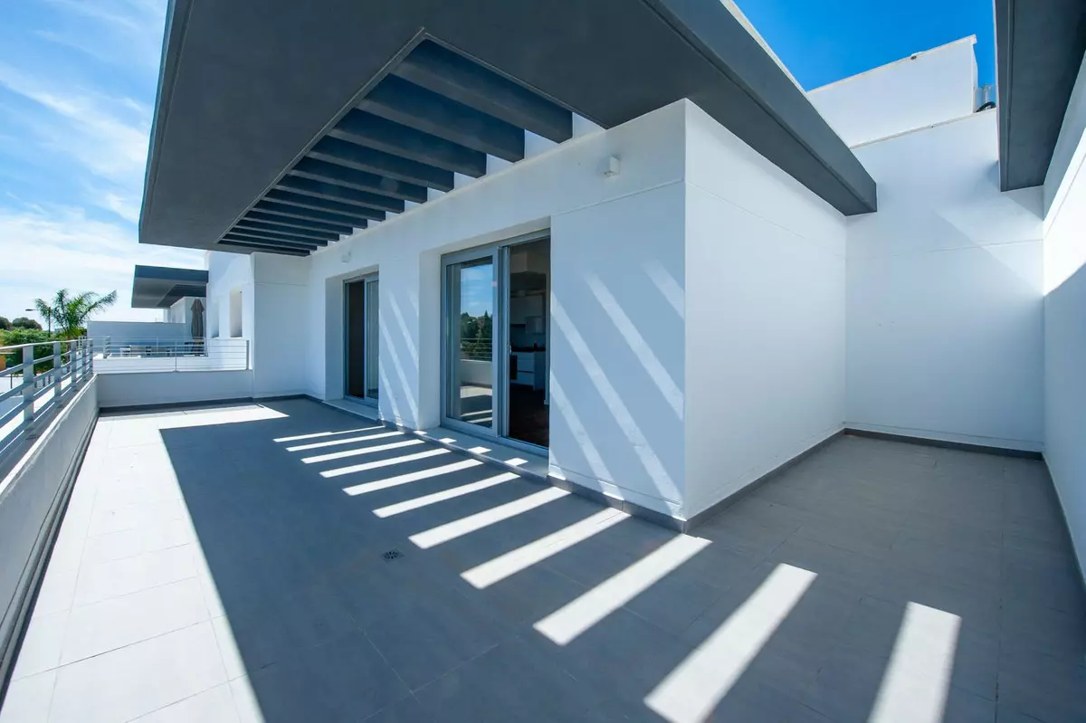 2-bedroom Apartment In Estepona, Spain (81 M²)