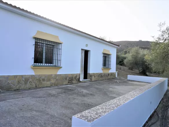 3-bedroom Country House In Alcaucín, Spain (121 M²)