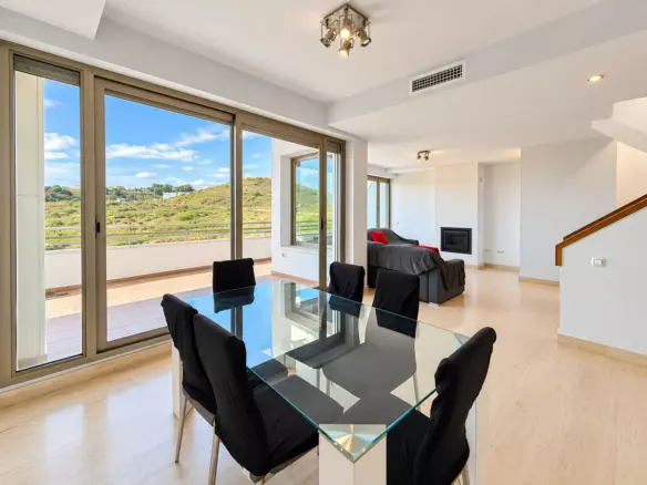 3-bedroom Apartment In Mijas, Spain (283 M²)