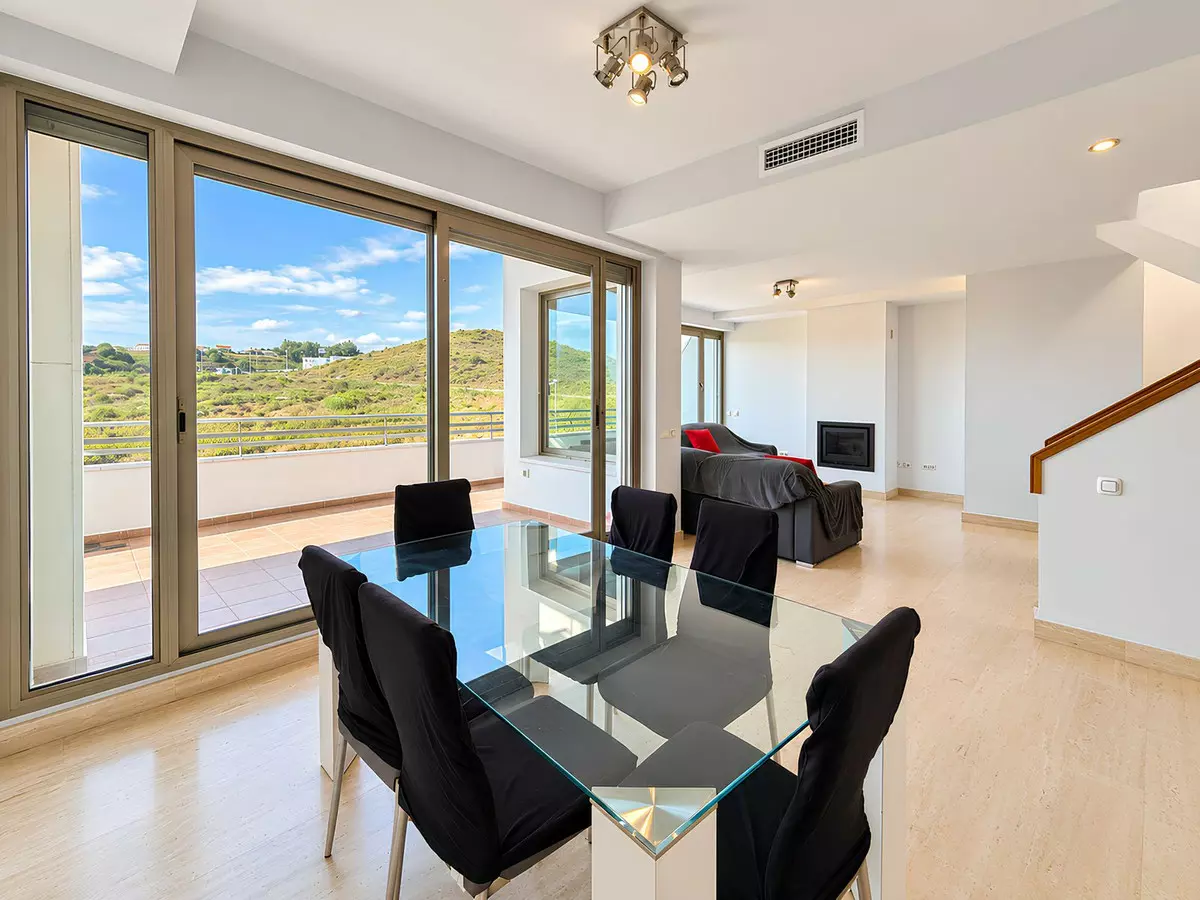 3-bedroom Apartment In Mijas, Spain (283 M²)