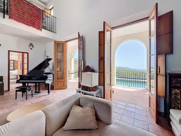 8-bedroom Villa In Alcaucín, Spain (962 M²)