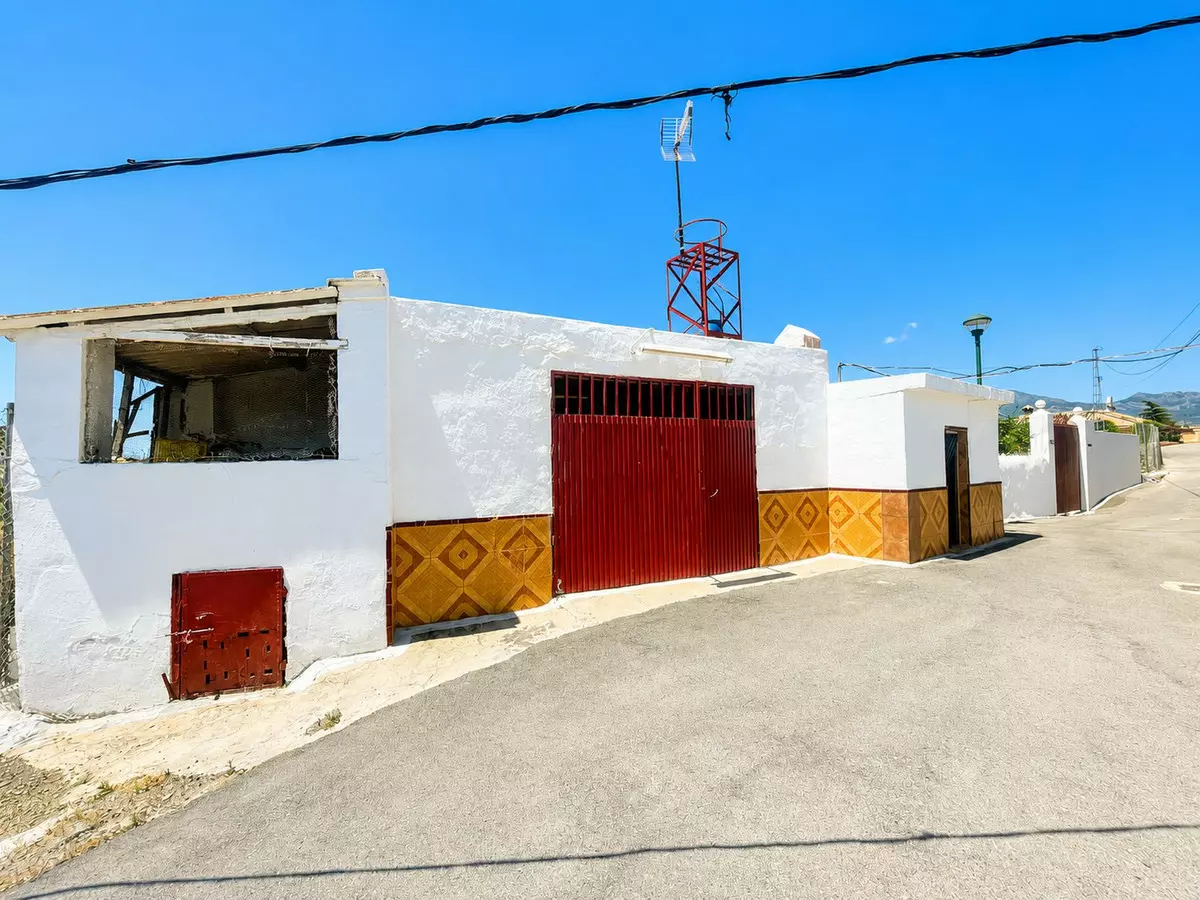 3-bedroom Villa In Cártama, Spain (221 M²)