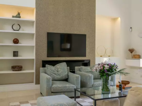 3-bedroom Villa In Benahavis, Spain (329 M²)
