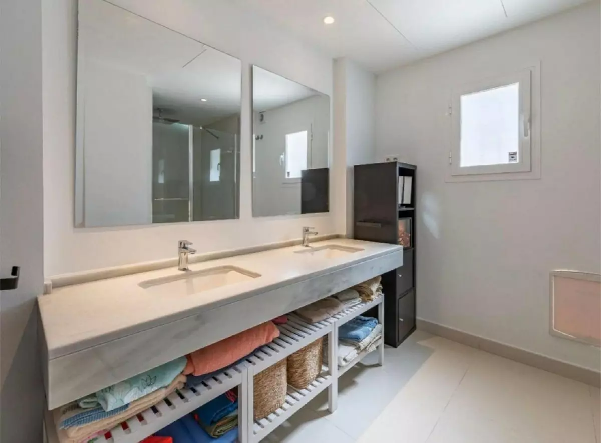 4-bedroom Villa In Benalmádena, Spain (294 M²)