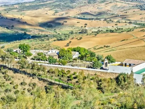 6-bedroom Country House In Casarabonela, Spain (699 M²)