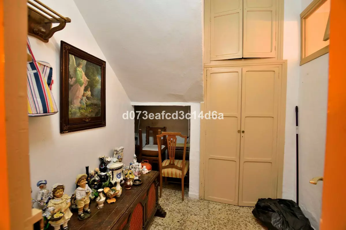 6-bedroom Town House In Ronda, Spain (166 M²)