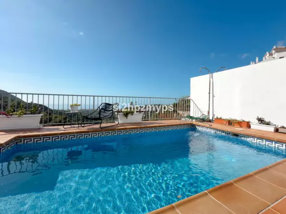 3-bedroom Town House In Frigiliana, Spain (162 M²)