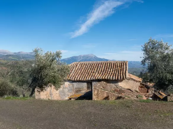 3-bedroom Villa In Colmenar, Spain (238 M²)