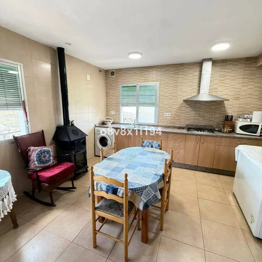4-bedroom Villa In Cómpeta, Spain (507 M²)