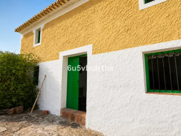 5-bedroom Country House In Álora, Spain (181 M²)