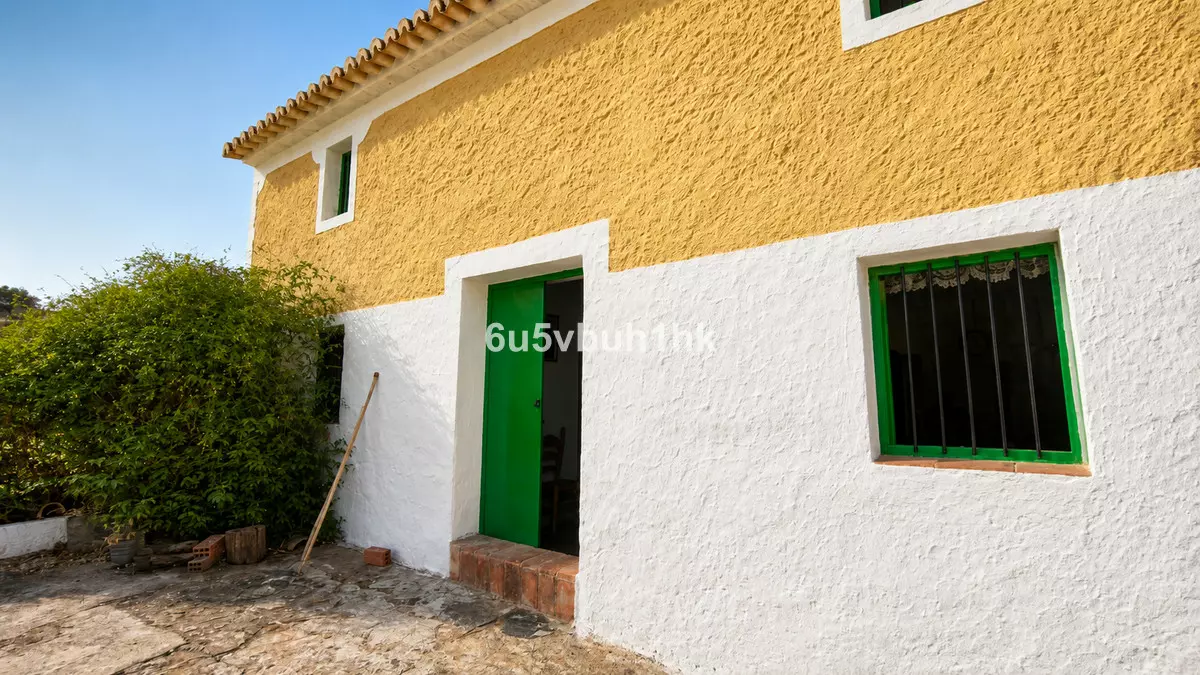 5-bedroom Country House In Álora, Spain (181 M²)