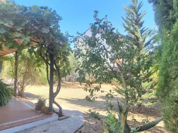 4-bedroom Villa In Cortes De La Frontera, Spain (180 M²)