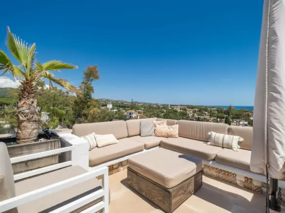 2-bedroom Apartment In Marbella, Spain (98 M²)