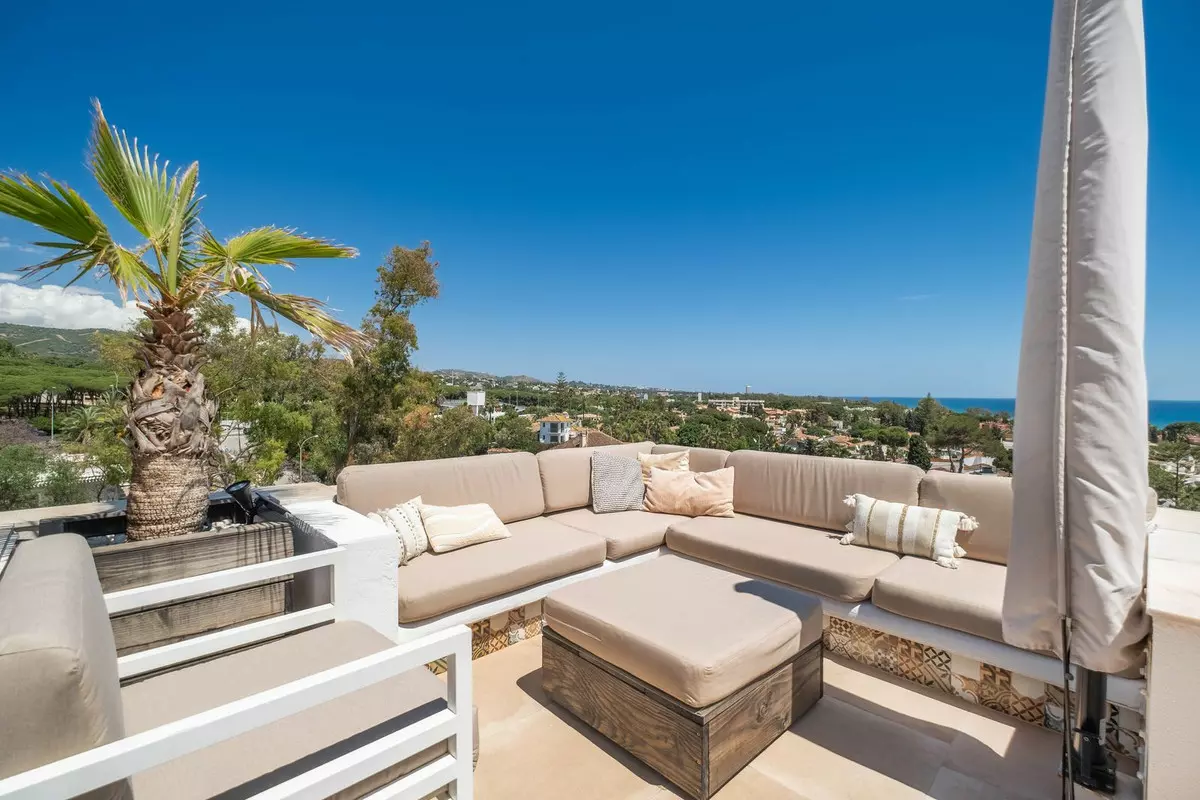 2-bedroom Apartment In Marbella, Spain (98 M²)