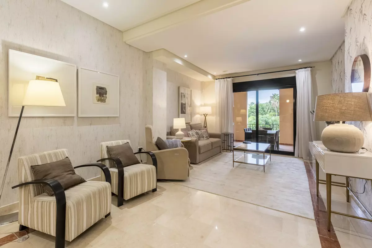 2-bedroom Apartment In Marbella, Spain (176 M²)