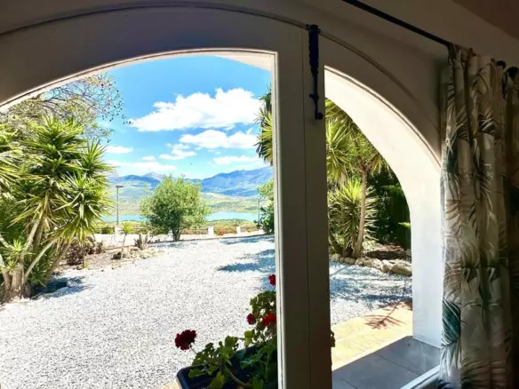 2-bedroom Villa In La Viñuela, Spain (101 M²)