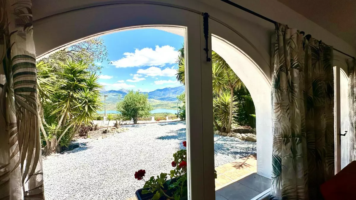 2-bedroom Villa In La Viñuela, Spain (101 M²)