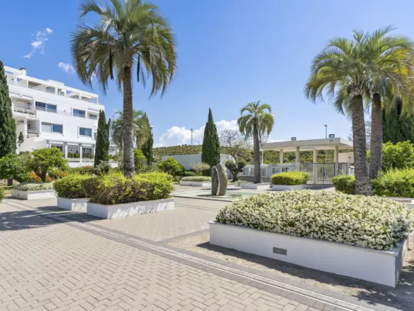 3-bedroom Apartment In Mijas, Spain (283 M²)
