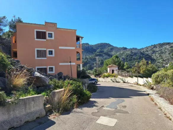 2-bedroom Apartment In Sóller, Spain (104 M²)