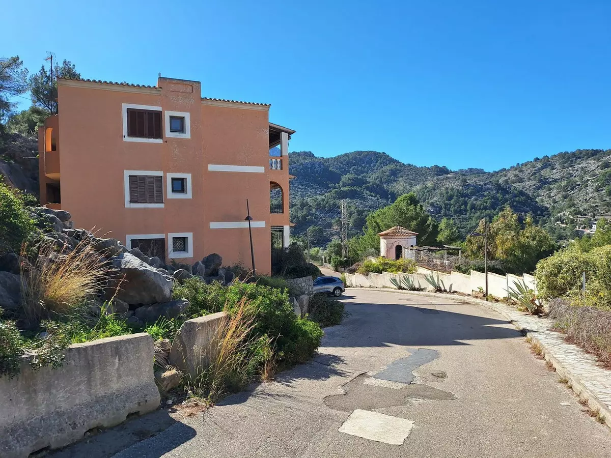 2-bedroom Apartment In Sóller, Spain (104 M²)