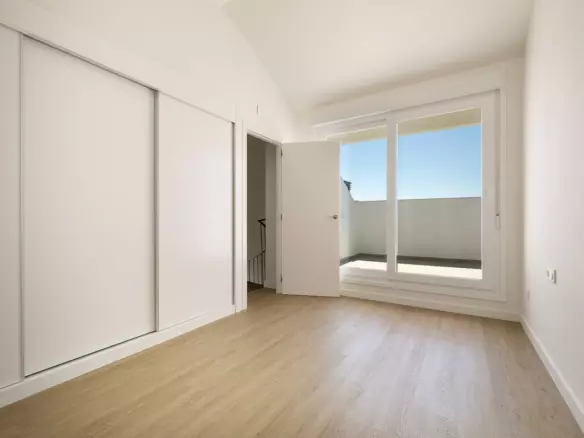 3-bedroom Apartment In Fuengirola, Spain (80 M²)