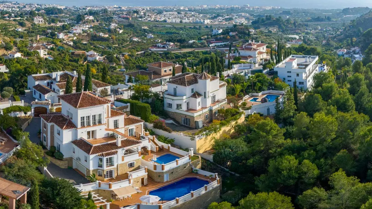5-bedroom Villa In Frigiliana, Spain (427 M²)