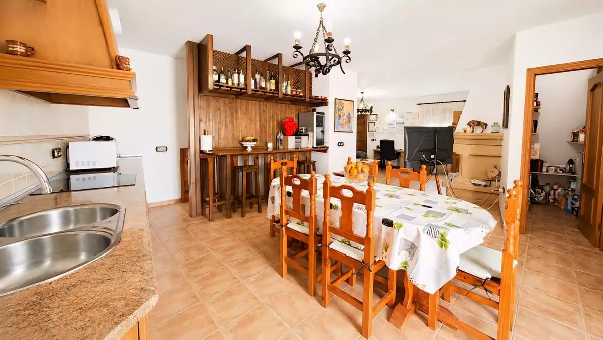 8-bedroom Town House In Ronda, Spain (385 M²)