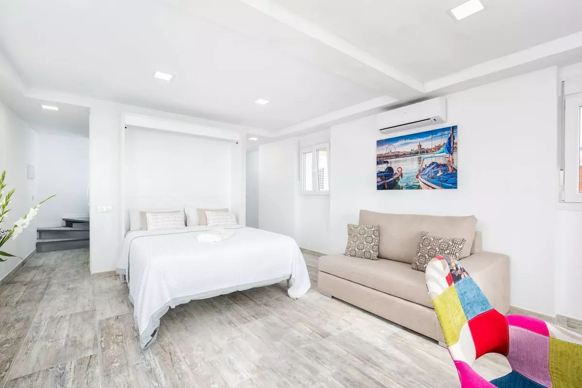 3-bedroom Villa In Málaga, Spain (136 M²)