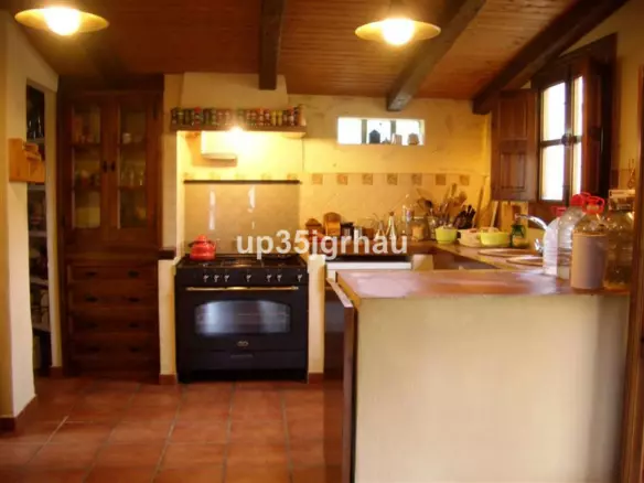 4-bedroom Country House In Jubrique, Spain (330 M²)