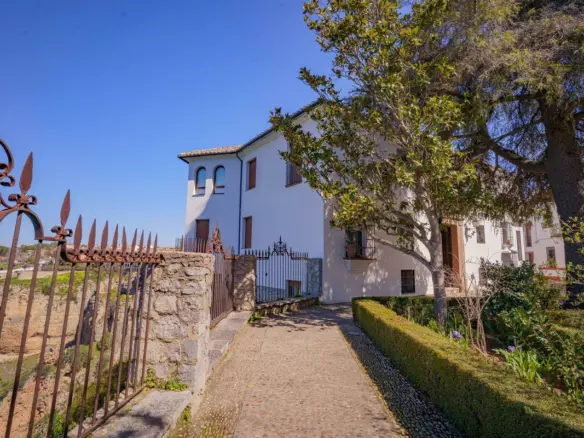 3-bedroom Apartment In Ronda, Spain (162 M²)