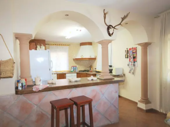 5-bedroom Country House In Guaro, Spain (277 M²)