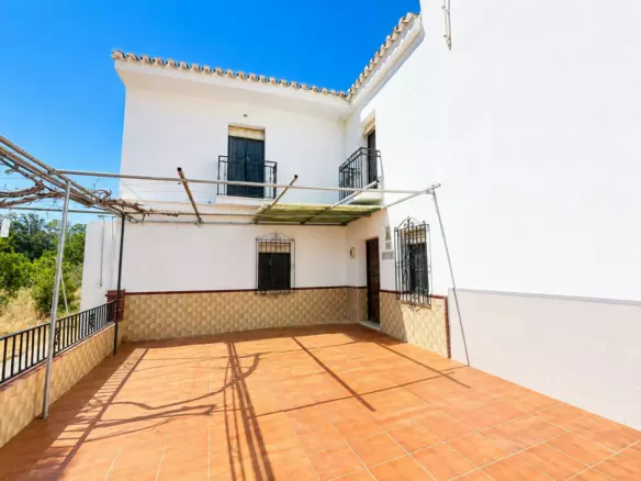 3-bedroom Villa In Pizarra, Spain (117 M²)