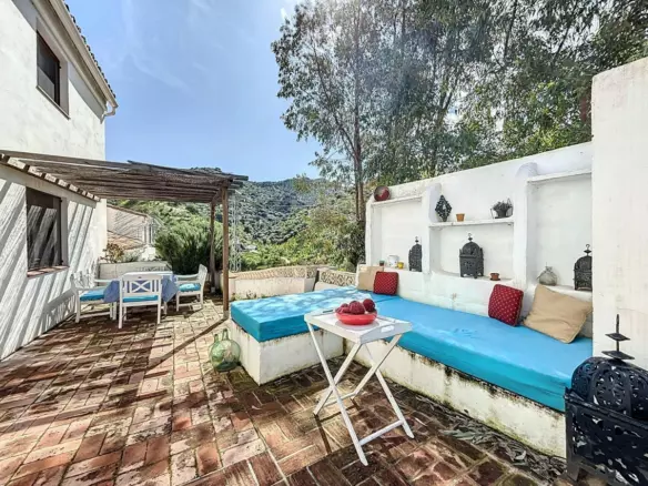 6-bedroom Villa In Comares, Spain (217 M²)