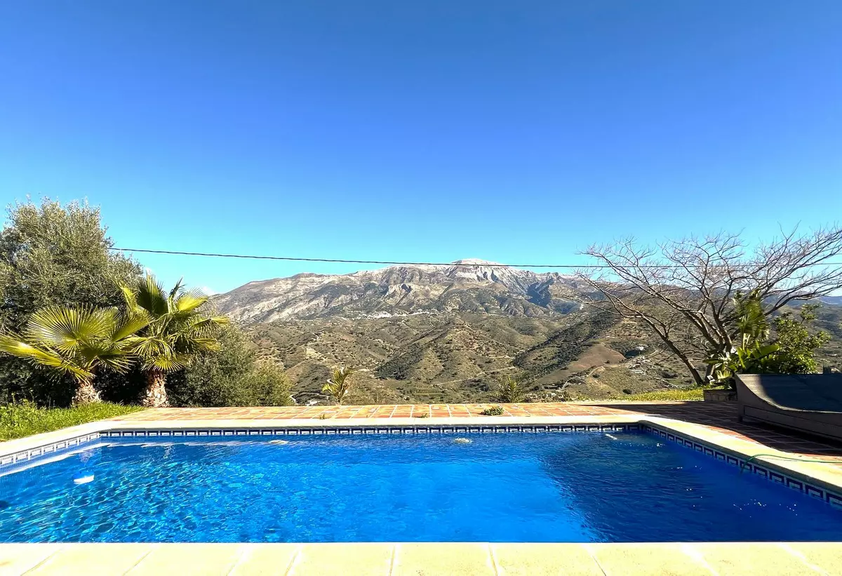 3-bedroom Villa In Canillas De Aceituno, Spain (128 M²)