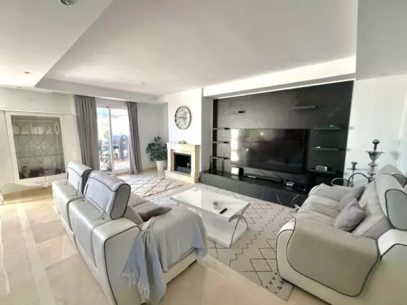 3-bedroom Apartment In Marbella, Spain (205 M²)