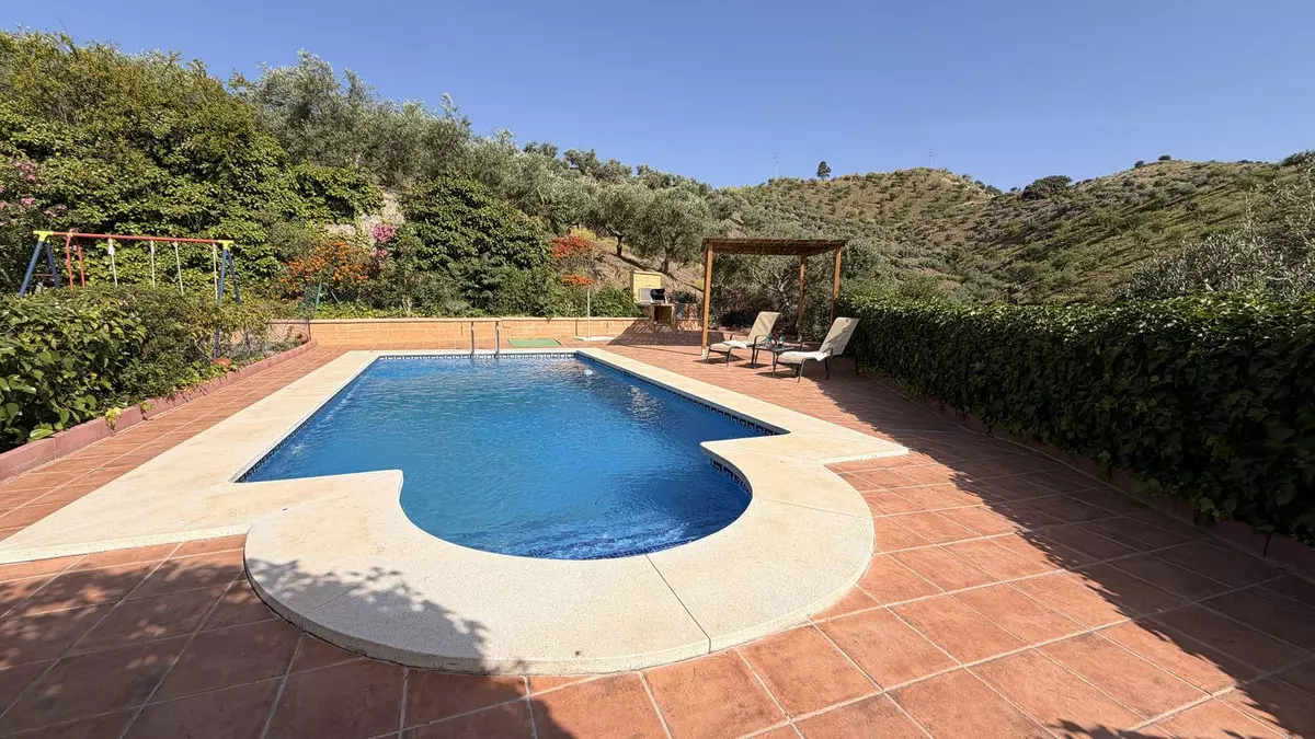 3-bedroom Country House In Almogía, Spain (155 M²)