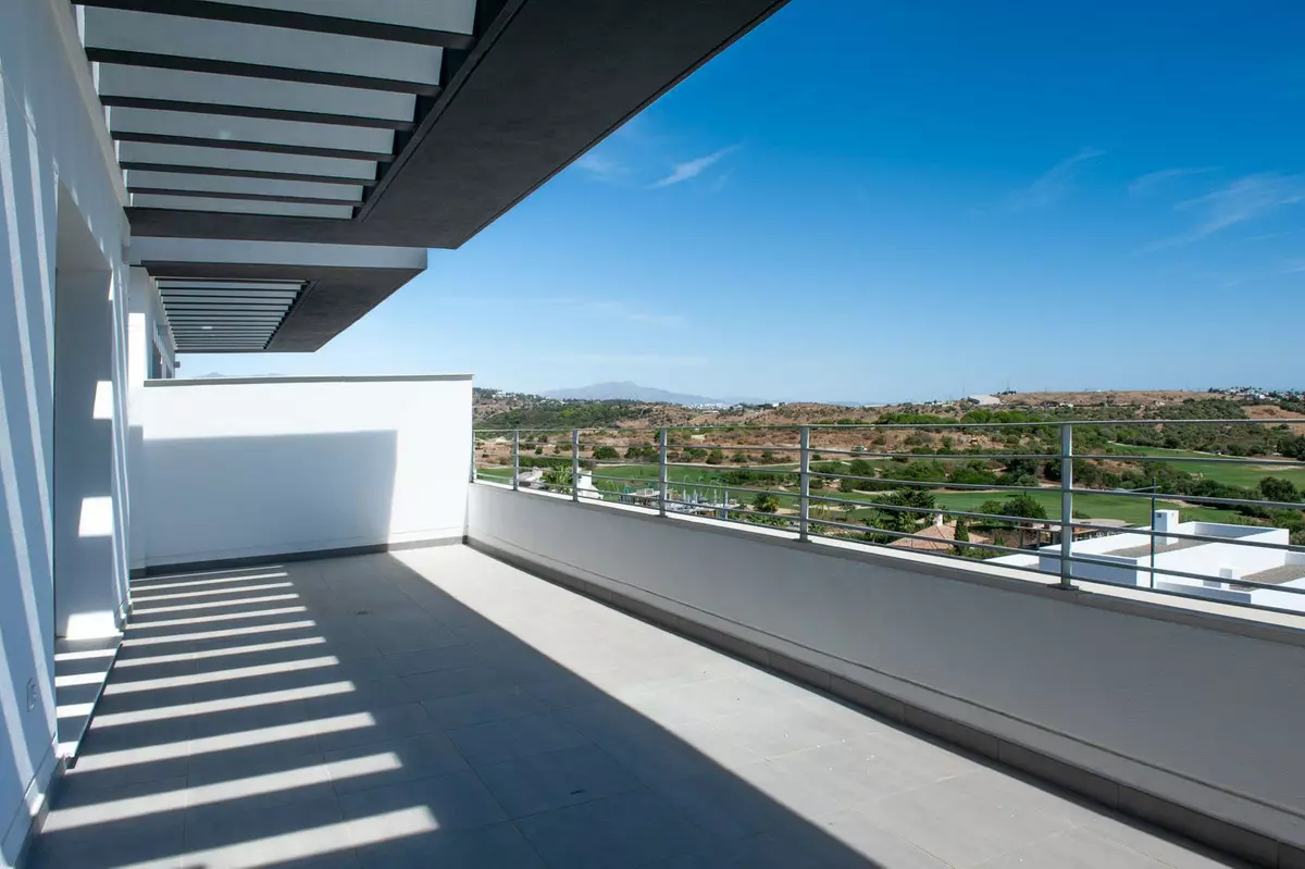 2-bedroom Apartment In Estepona, Spain (81 M²)