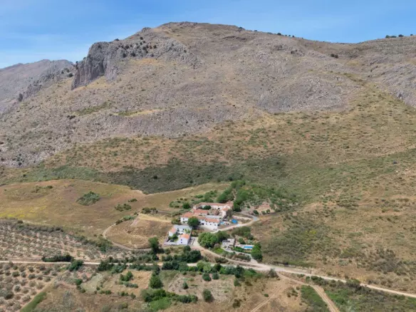 5-bedroom Country House In La Viñuela, Spain (548 M²)