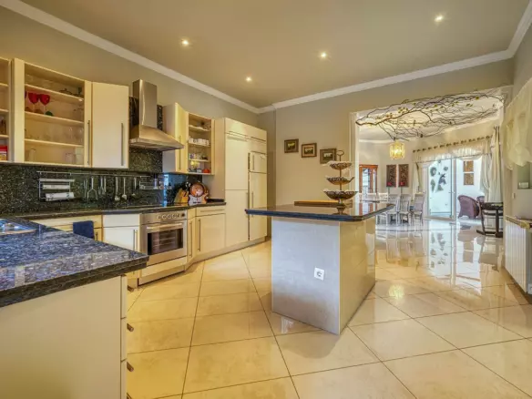 6-bedroom Villa In Marbella, Spain (842 M²)