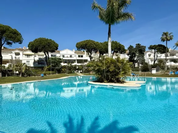 3-bedroom Apartment In Estepona, Spain (90 M²)