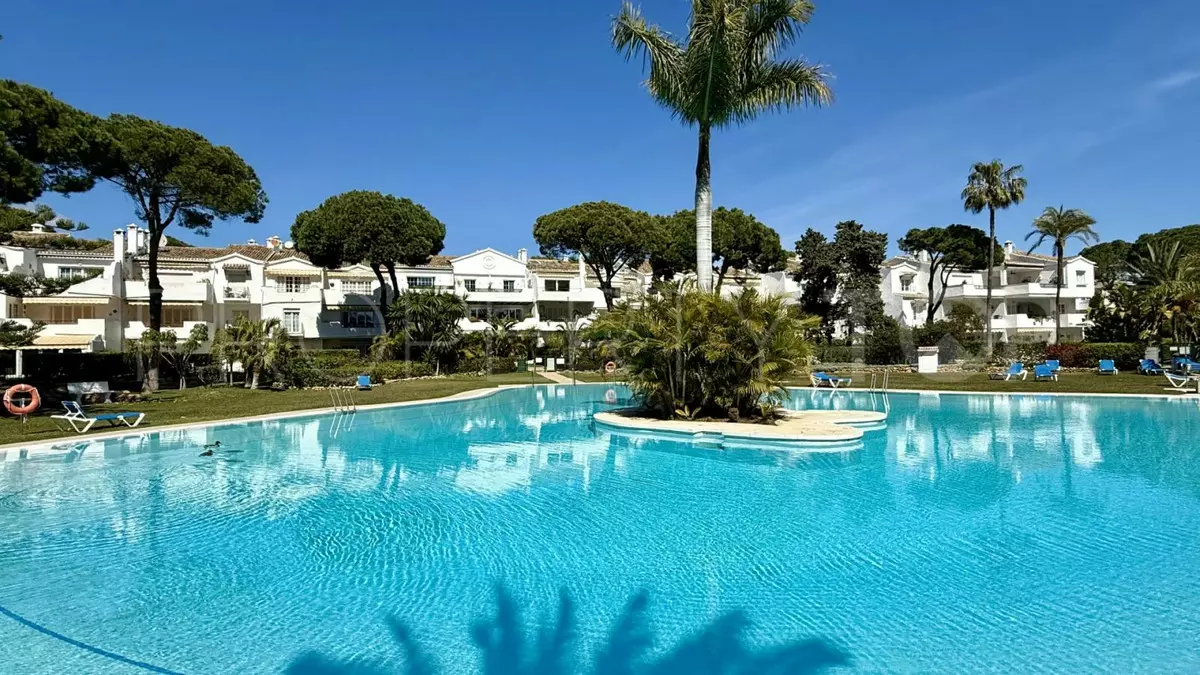 3-bedroom Apartment In Estepona, Spain (90 M²)