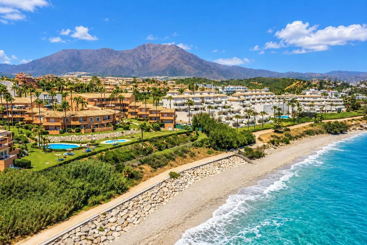 3-bedroom Apartment In Estepona, Spain (95 M²)
