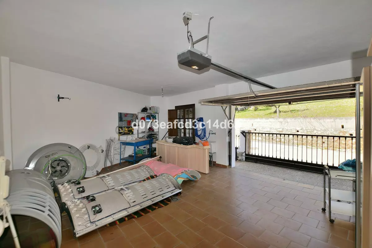 5-bedroom Villa In Montejaque, Spain (508 M²)