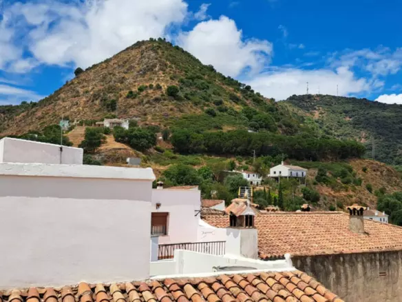 4-bedroom Villa In Benarrabá, Spain (300 M²)
