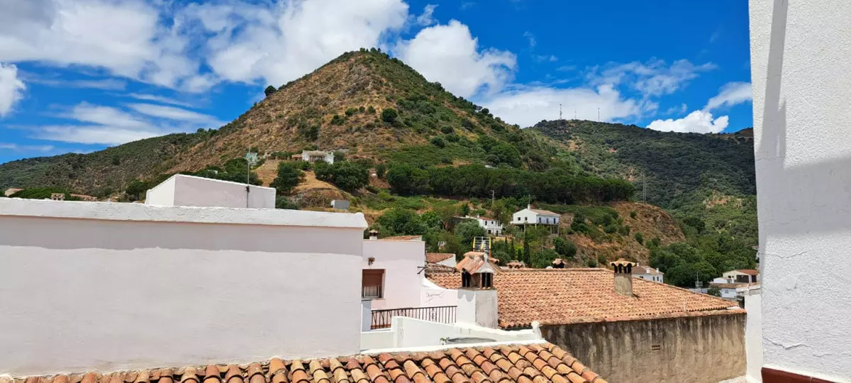 4-bedroom Villa In Benarrabá, Spain (300 M²)