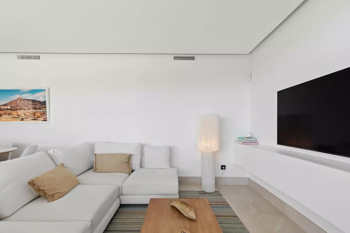 3-bedroom Apartment In Istan, Spain (203 M²)